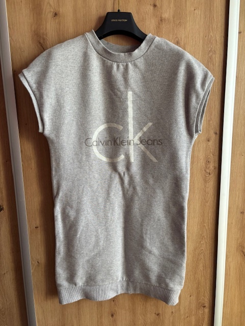 Calvin Klein - jesenné šaty - sivé - nové