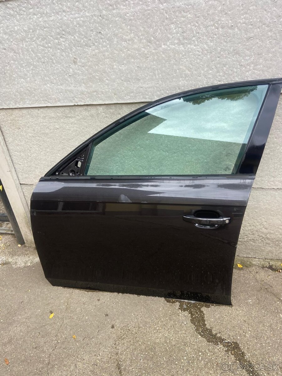 Audi A4 2011 predné ľavé dvere