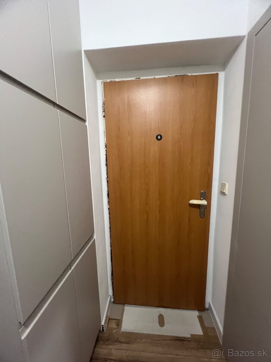 Bezpečnostné dvere SHERLOCK 80-tky ĽAVÉ