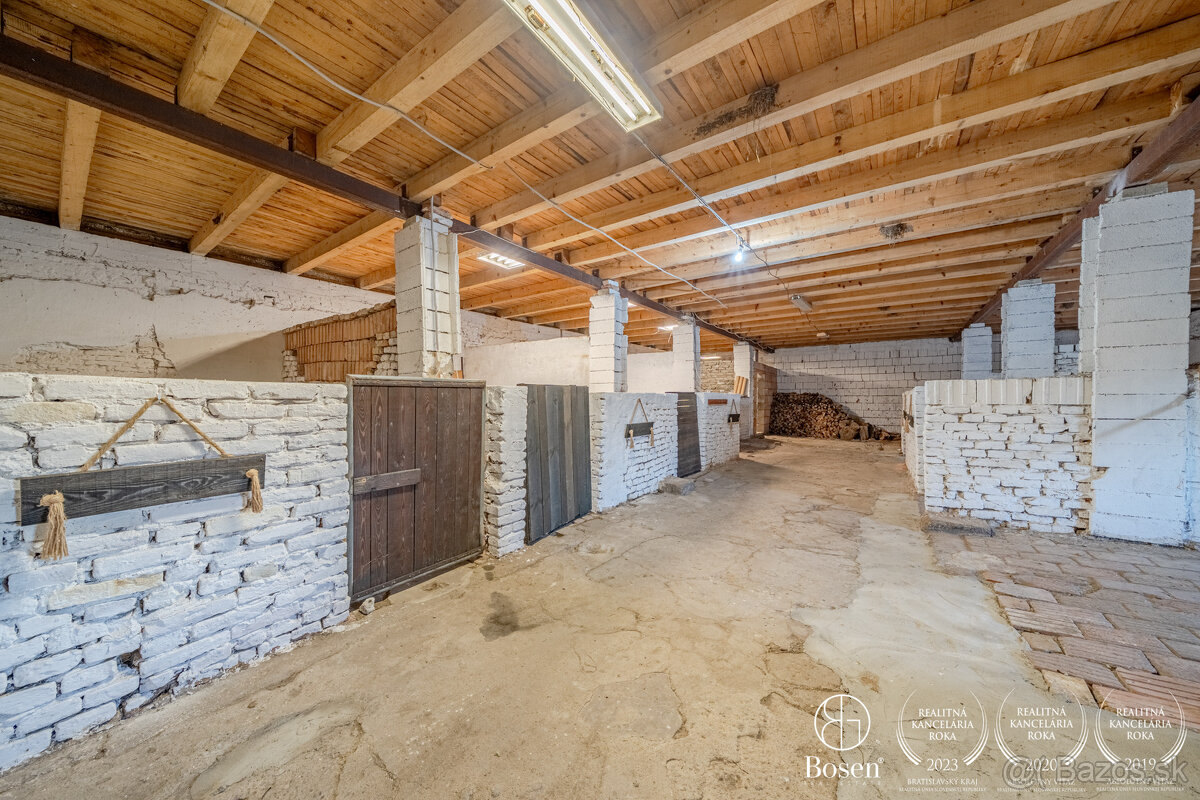 BOSEN | Farmárska usadlosť, RD, stajňa, 30 000 m² pozemok, l