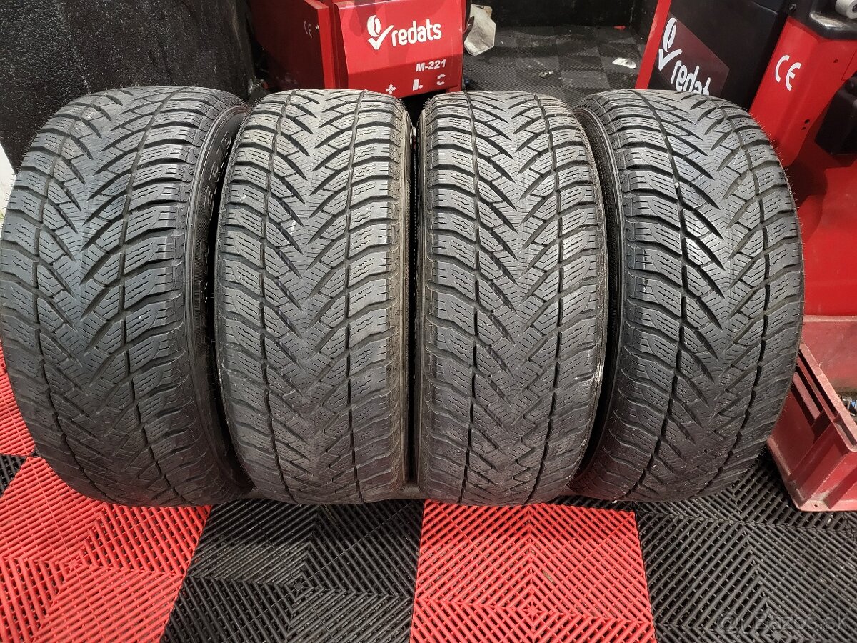 235/55 R17 Goodyear zimne pneumatiky