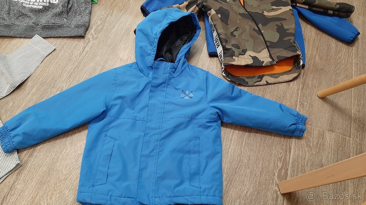 Darujem dve chlapčenské bundy