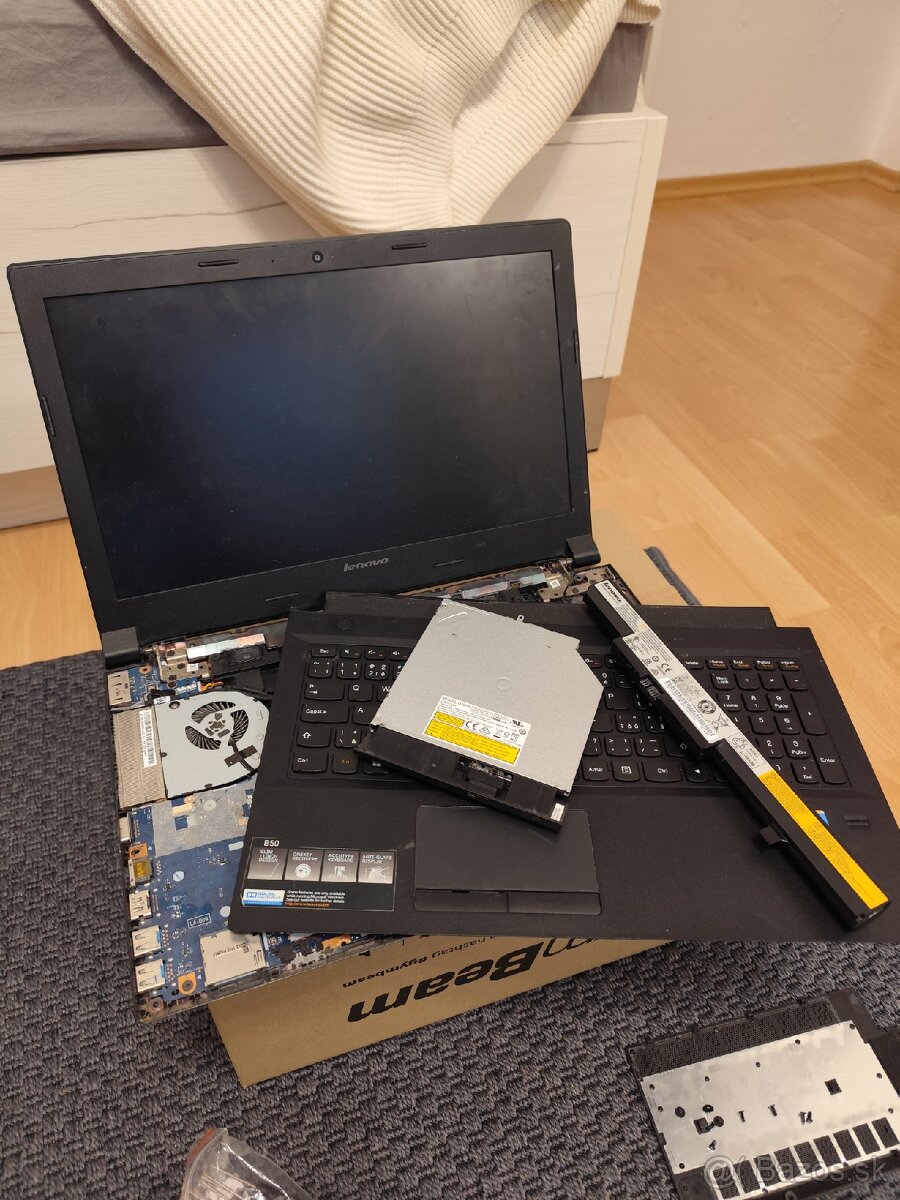 Lenovo Essential B50-70 na diely