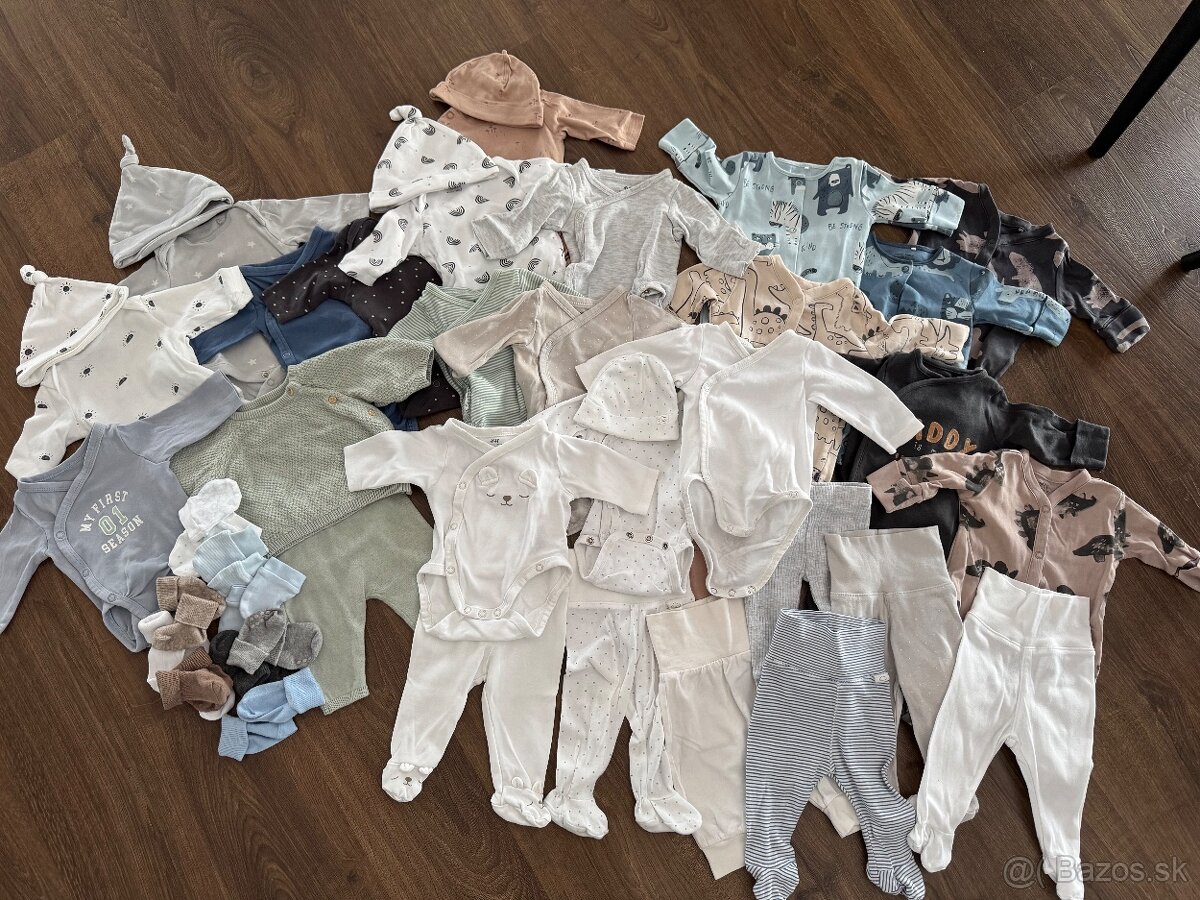 Balík oblečenia pre novorodenca