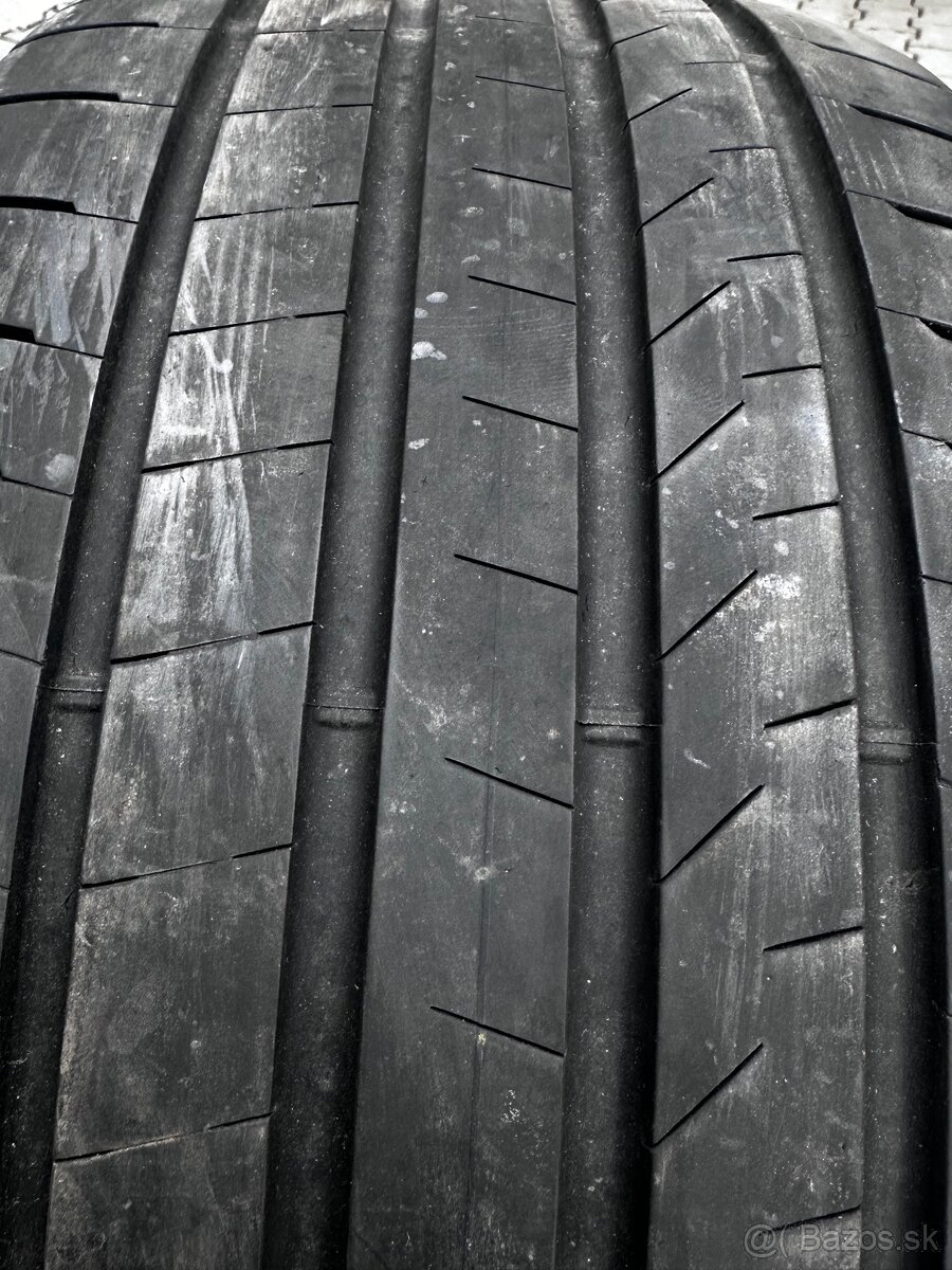 Pneu 285/40 R21