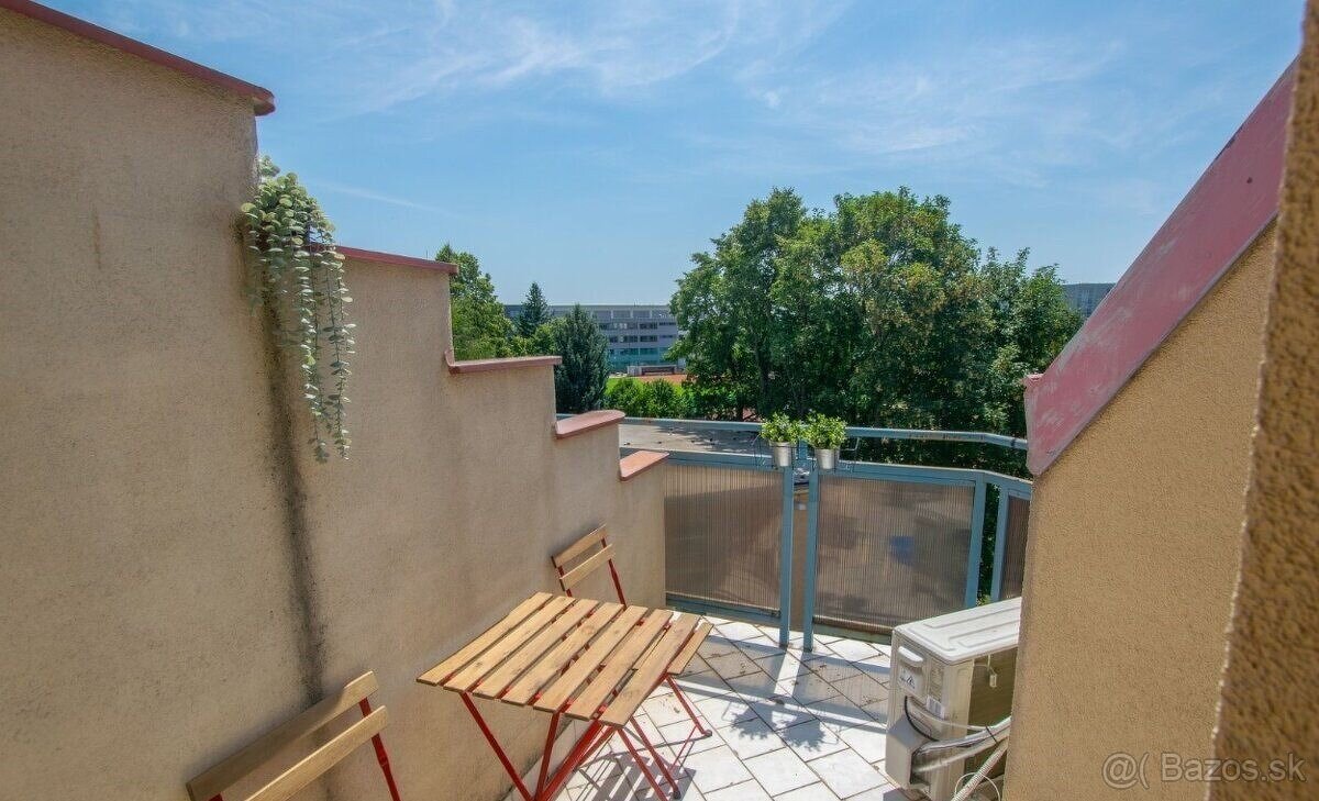 Na prenájom zariadený byt s balkónom, ul. J. Bottu, Trnava