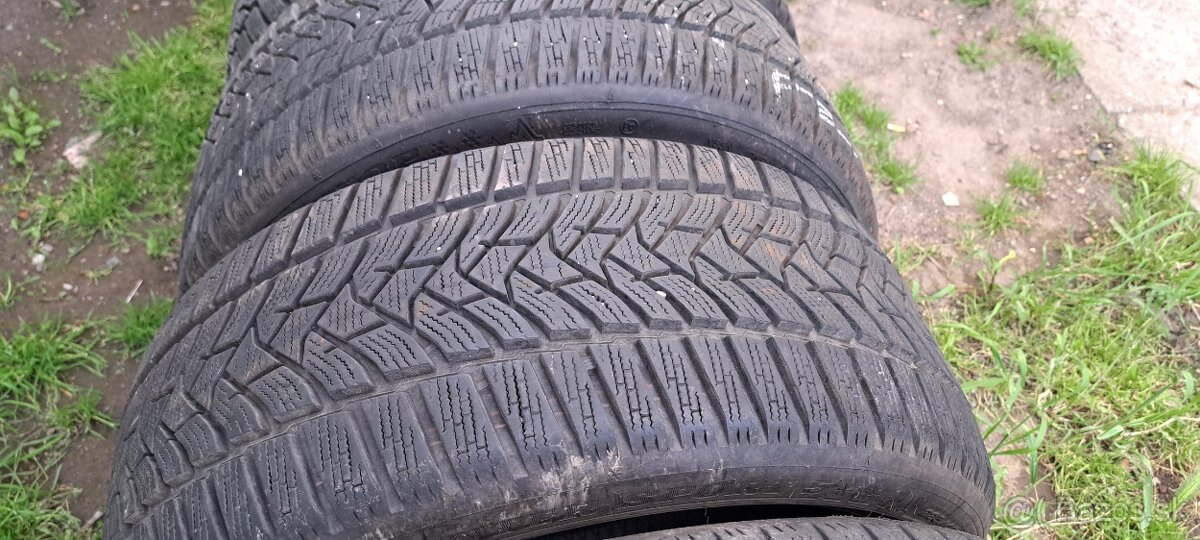 225/40r18