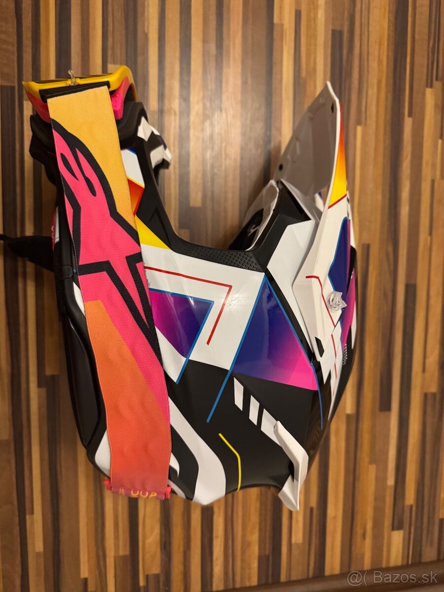Enduro prilba
