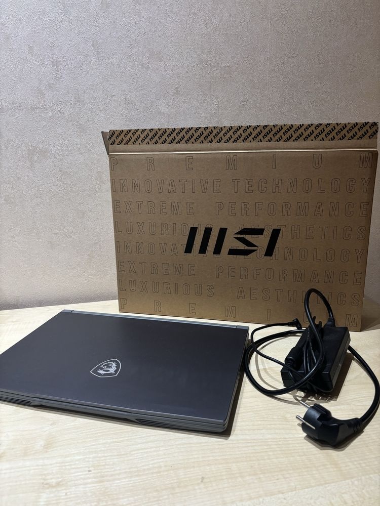Herní notebook MSI Thin 15 B12VE