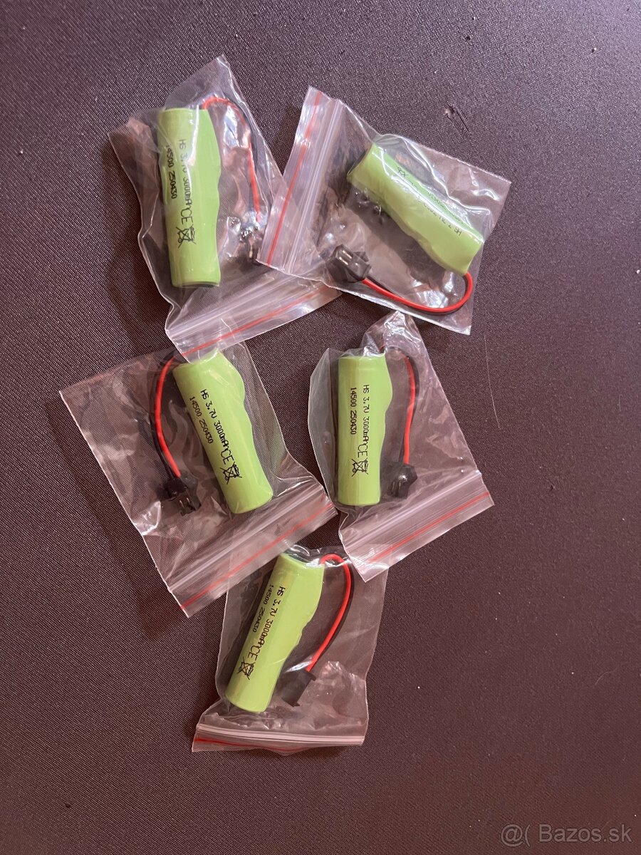 14500 Li-ion batérie 3.7V / 3000 mAh