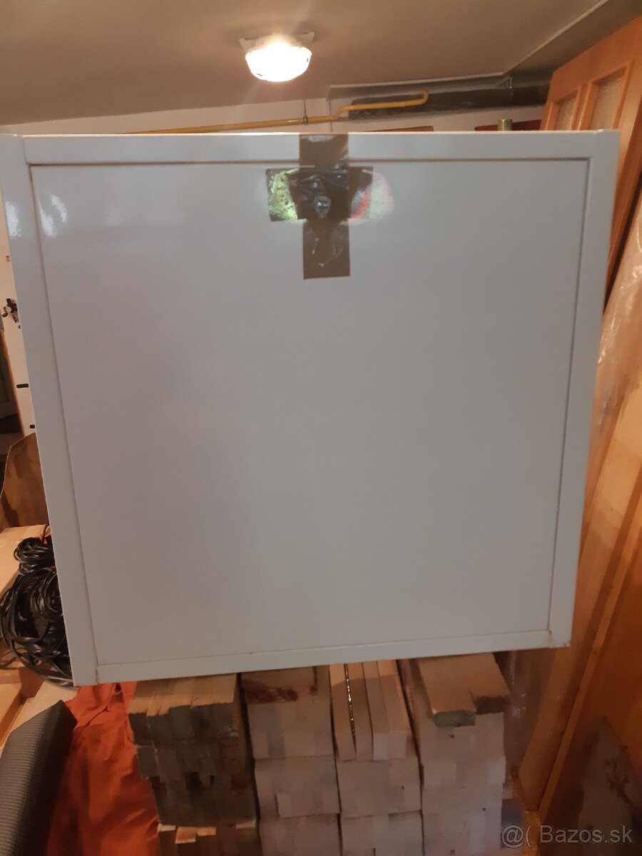 Plechová skrinka 60x60 cm – dielňa, garáž, BA, lacno