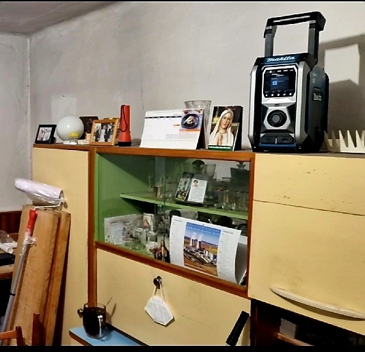 Predám retro kredenc