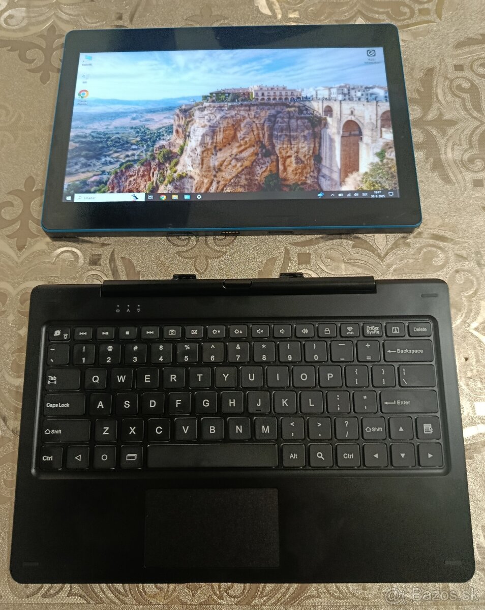2v1 dotykový tablet/notebook Netbook s Windows 10