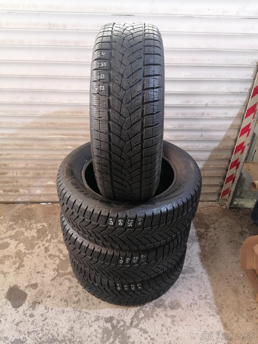 Goodyear zimné 235/60/R17