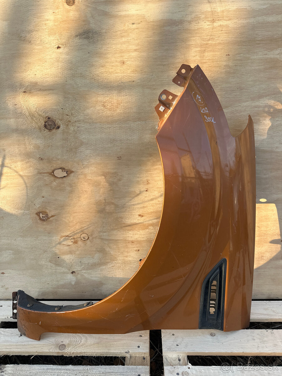 PRODÁM LEVÝ BLATNIK KIA SOUL