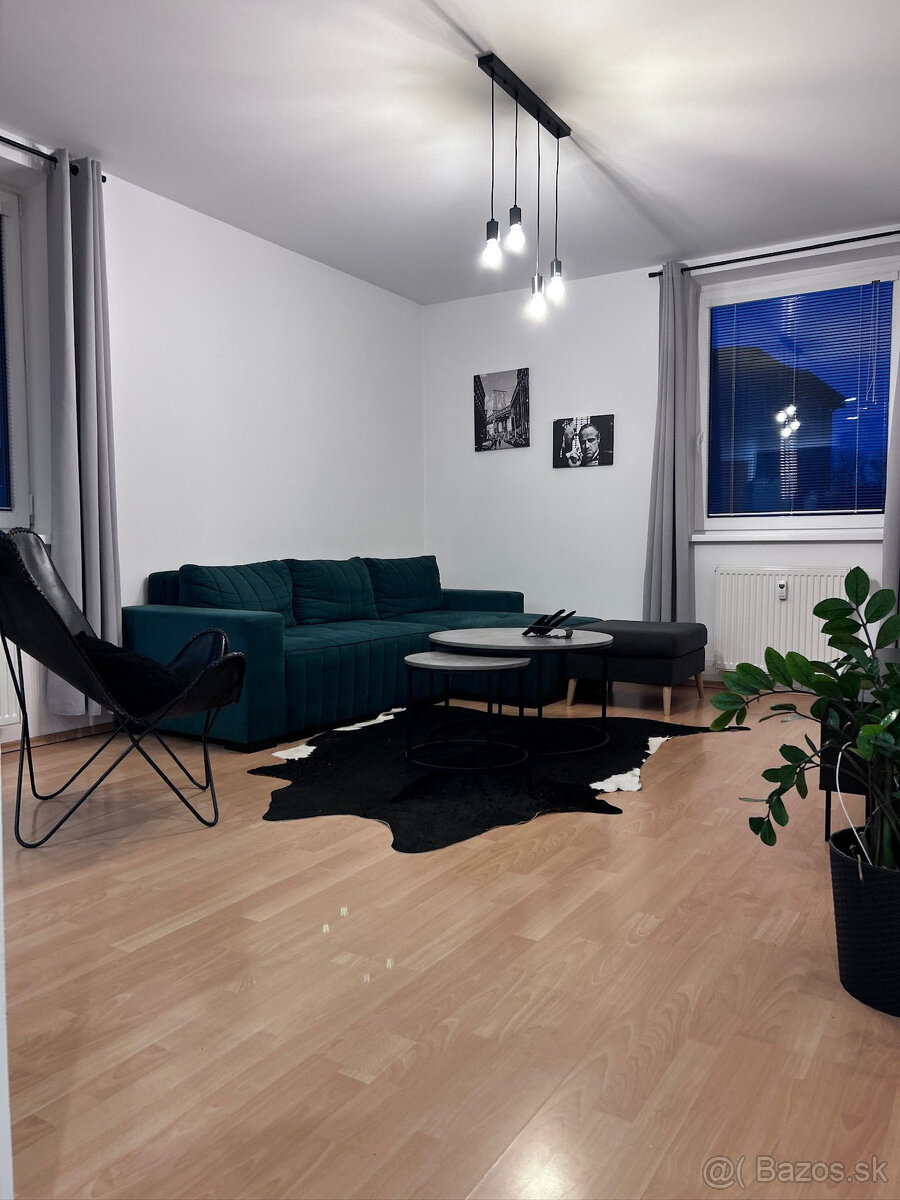 moderný 2-izbový byt vo Vlčkovciach, 72 m² s parkovaním