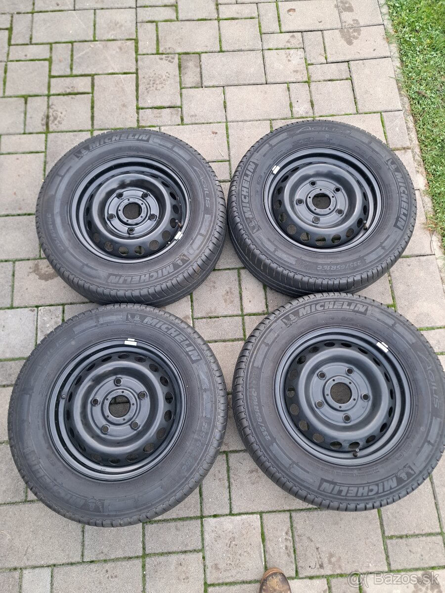 Letne pneu Ford Transit 235/65 R16C