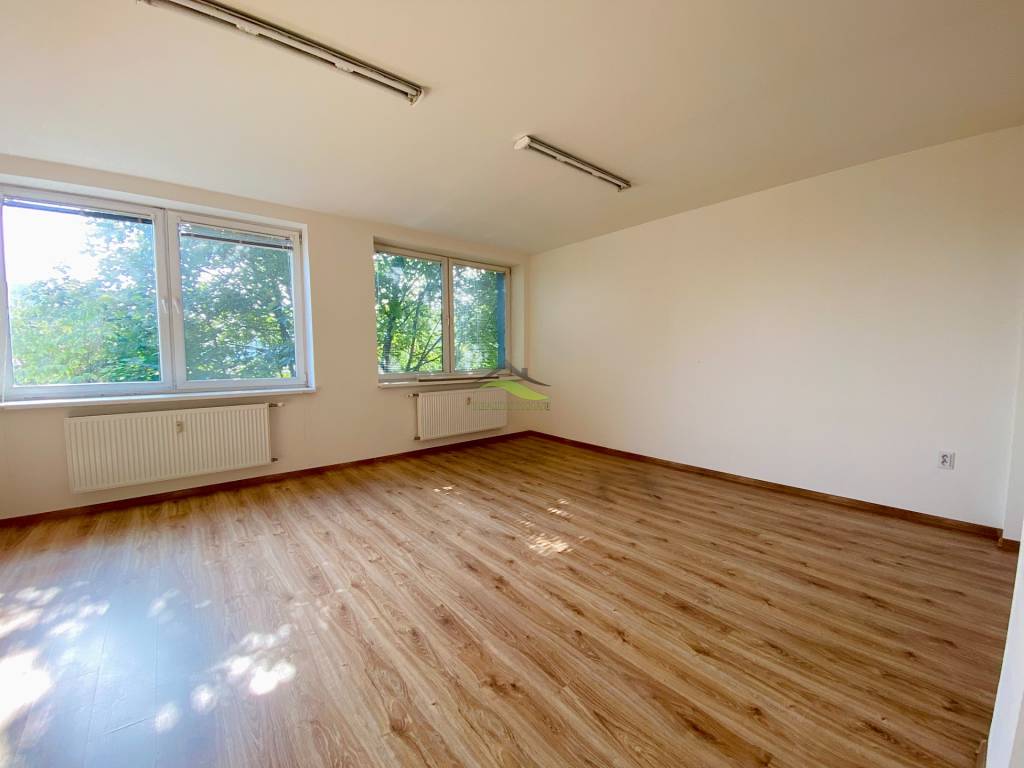 Administratívne priestory - kancelárie - Priemyselná ulica