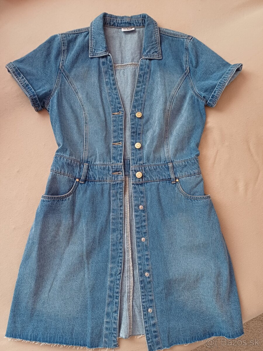 Riflové pekné šaty