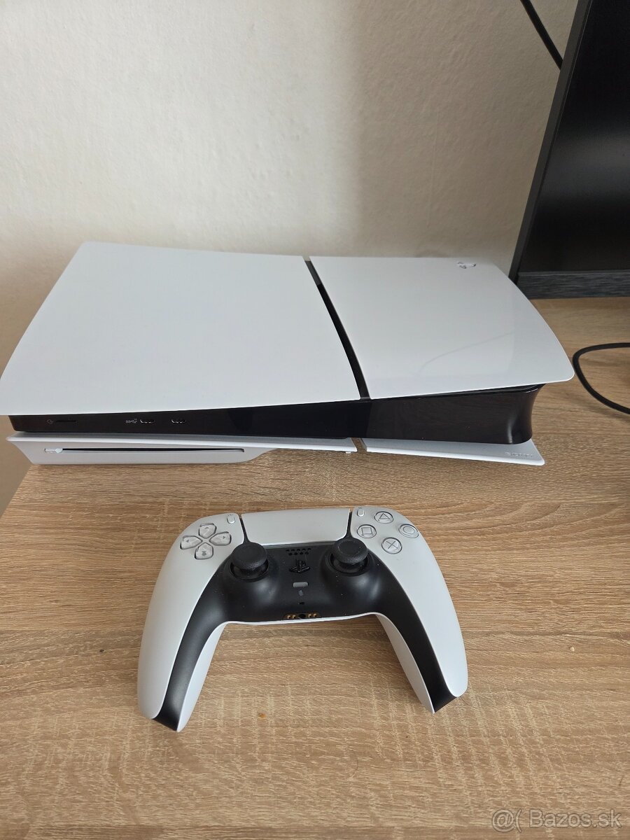 PlayStation 5 Slim + DualSense + 7 hier