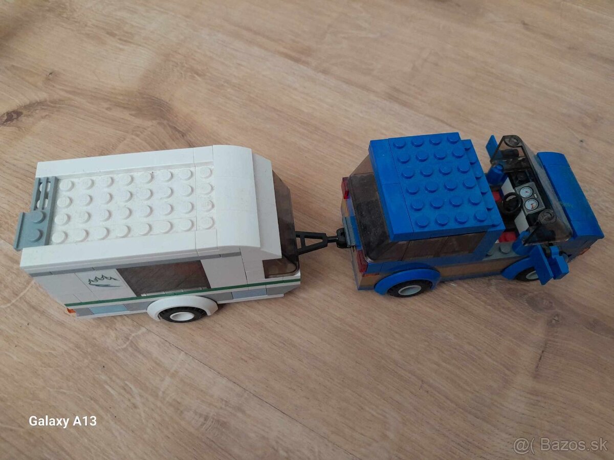 Lego City 60117 dodávka  a karavan