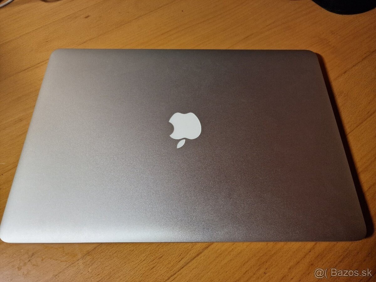 Predám Macbook Pro 15,4 Retina Mid 2015
