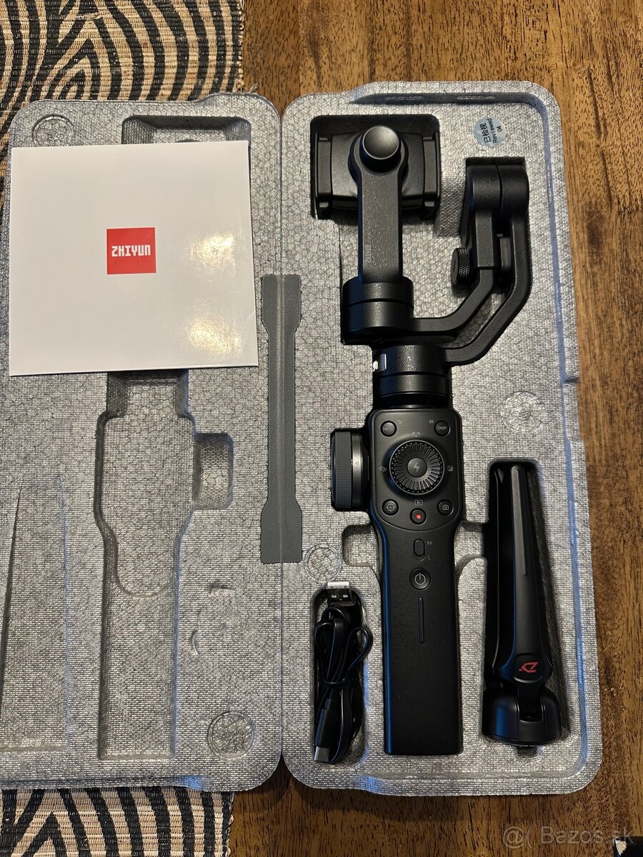 ZHIYUN Smooth 4