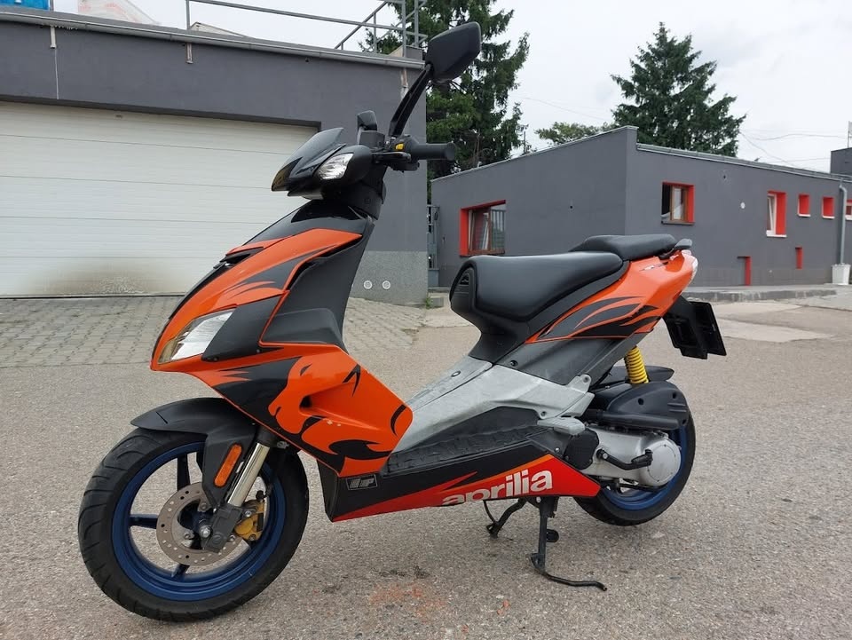 2005 APRILIA SR 50 naj.15000 KM po servisu