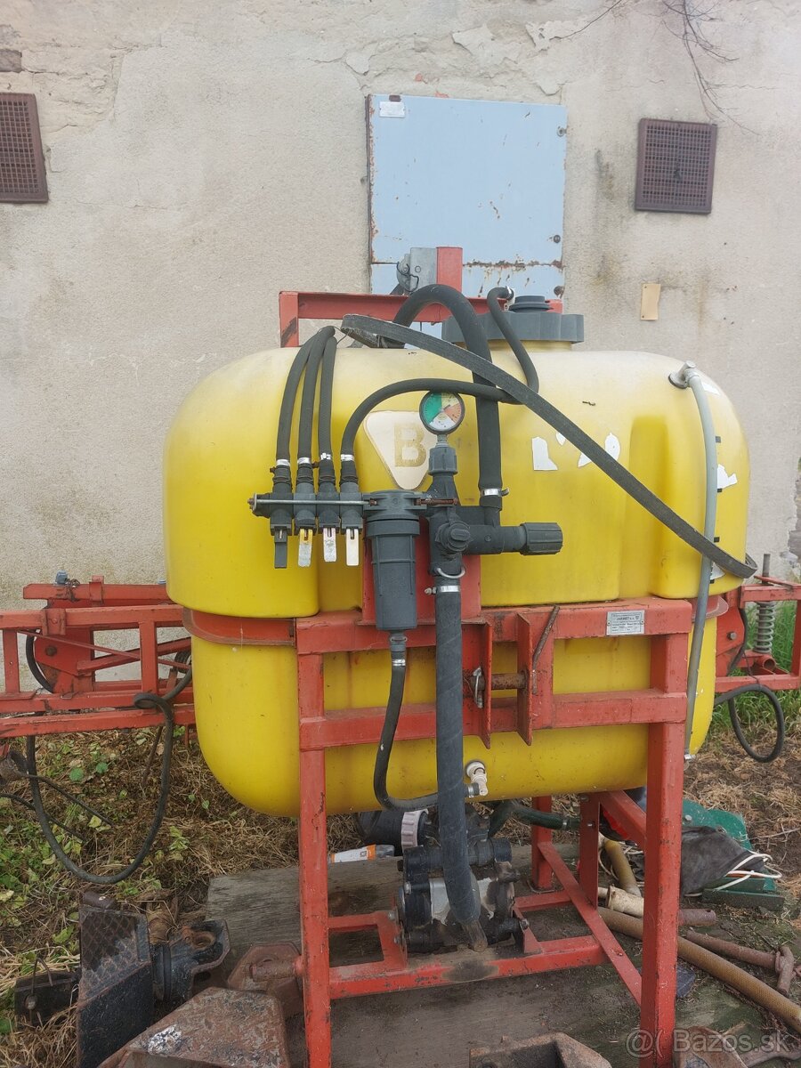 Neseny postrekovac 400l