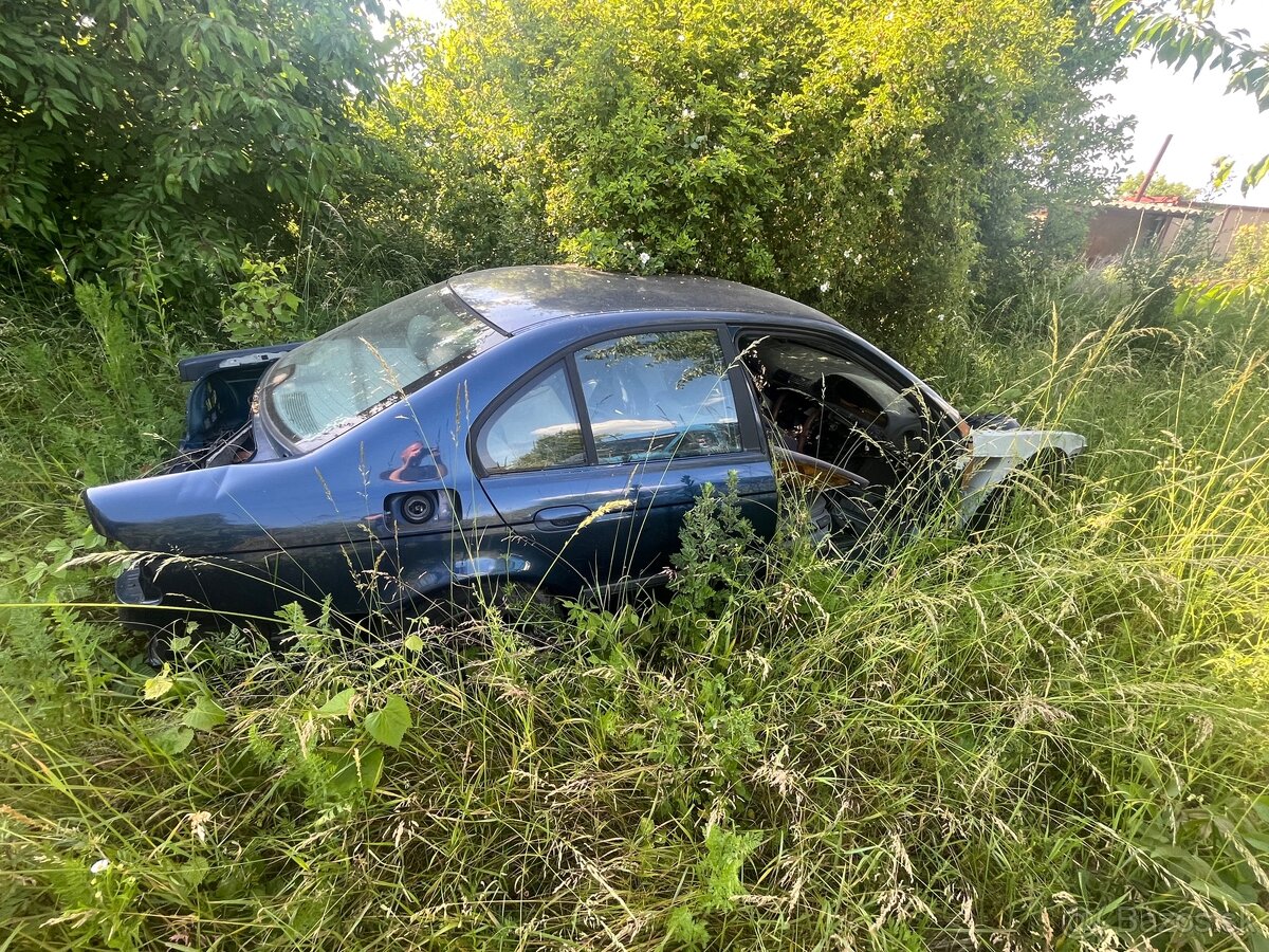 BMW E39 vrak