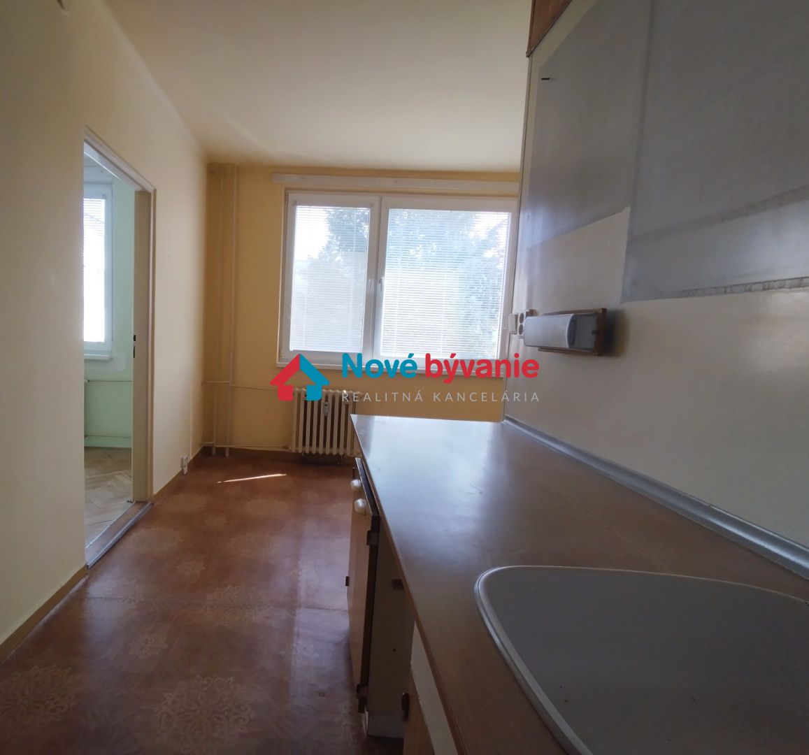 Predaj, 4 izbový byt - Levice (N039-114.MAHA)