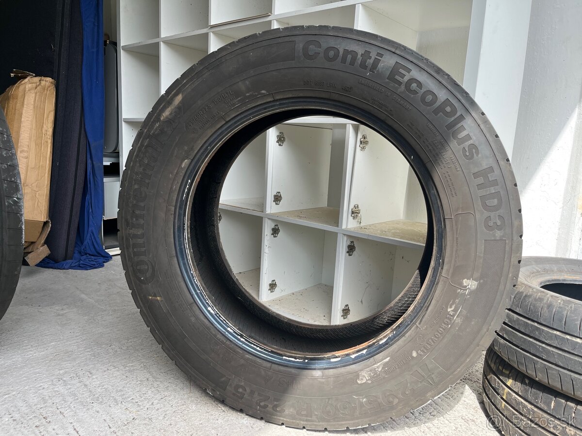 Nákladné pneumatiky R22.5 – viacero typov – 60 % stav
