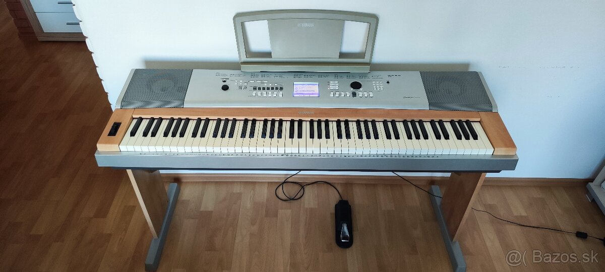 Digitalne piano YAMAHA DGX-620