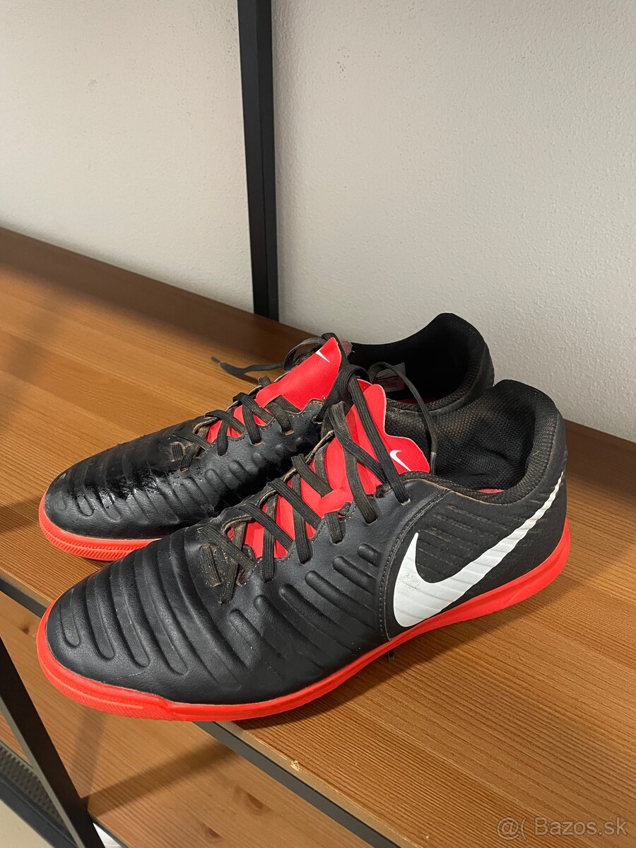 Nike Halovky