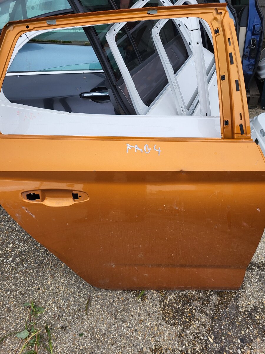 Skoda scala dvere zadne prave
