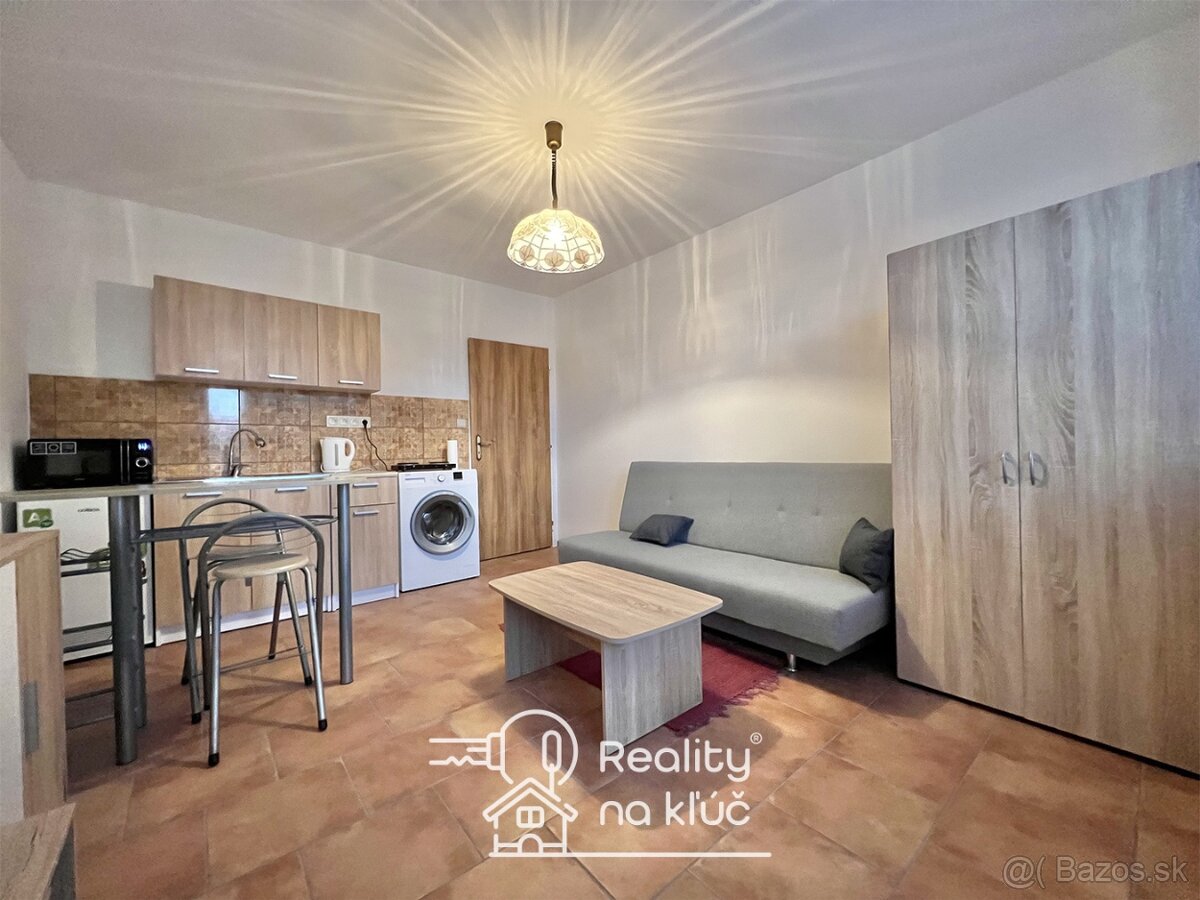 Na prenájom zariadená garsónka s balkónom na Gogoľovej ulici