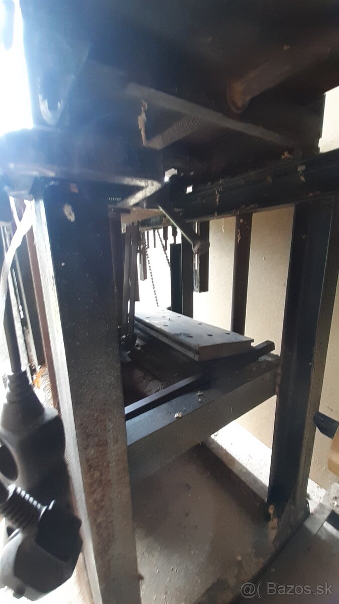 Hobľovačka s prieťahom