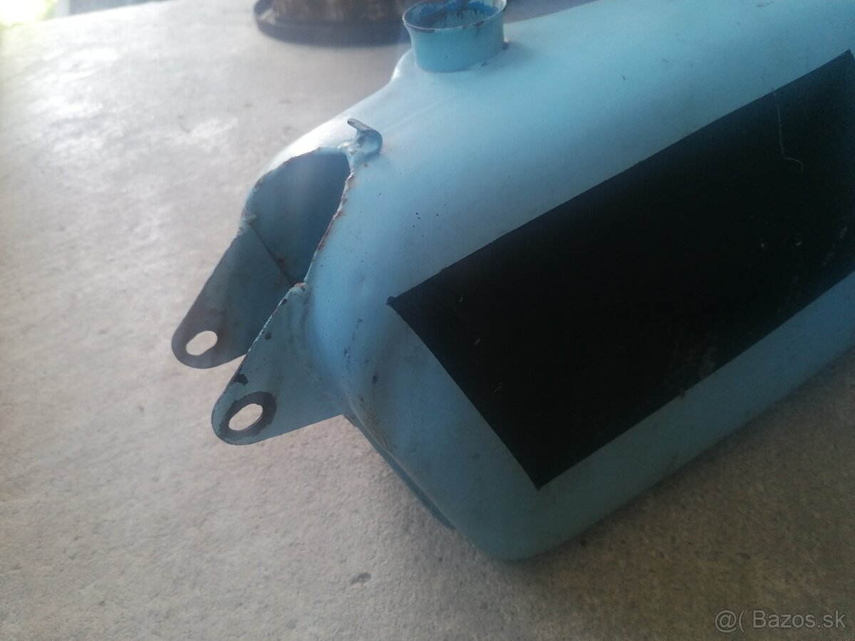 Predám nádrž na Jawa Mustang