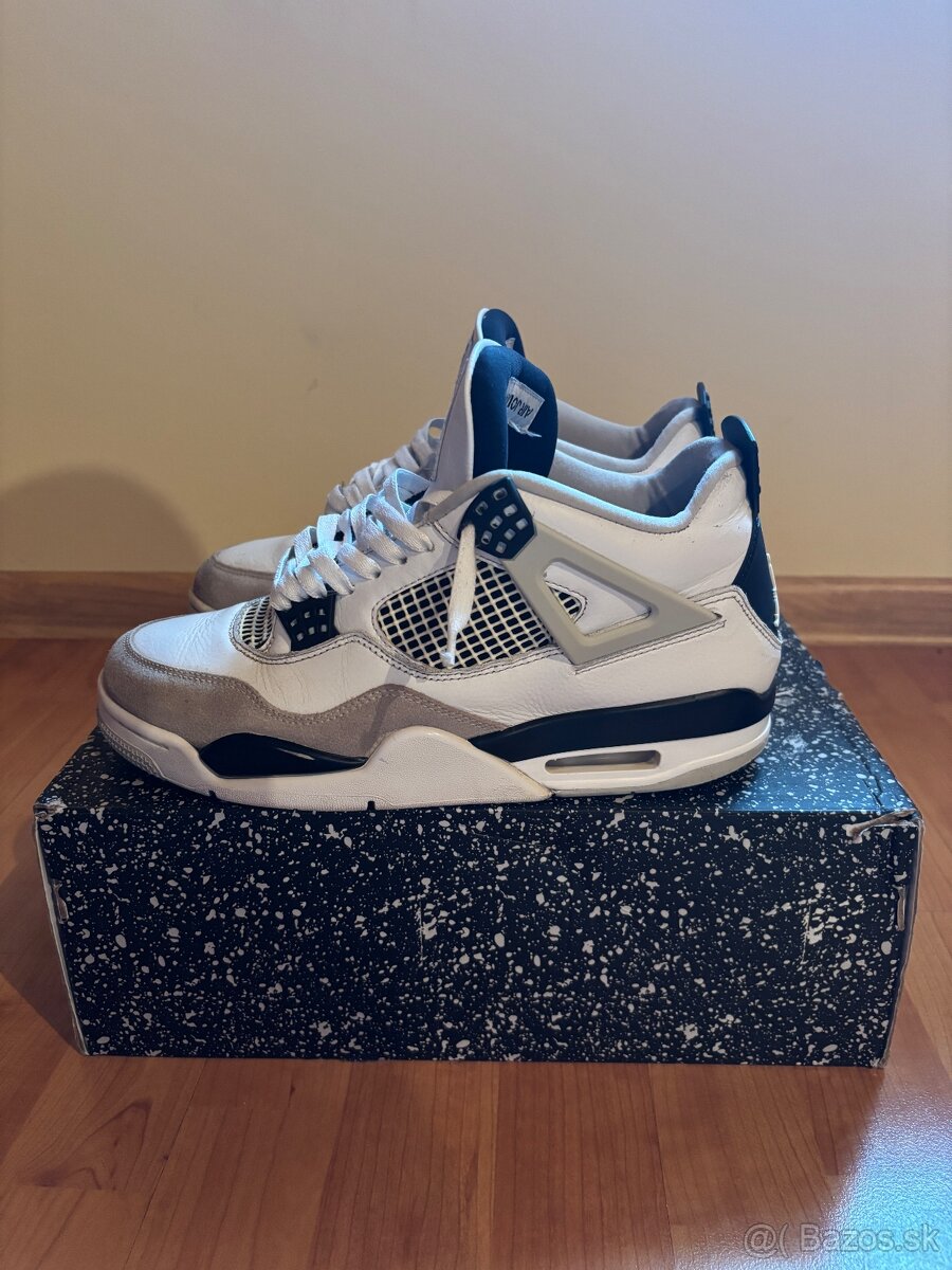 Air Jordan 4 Military black