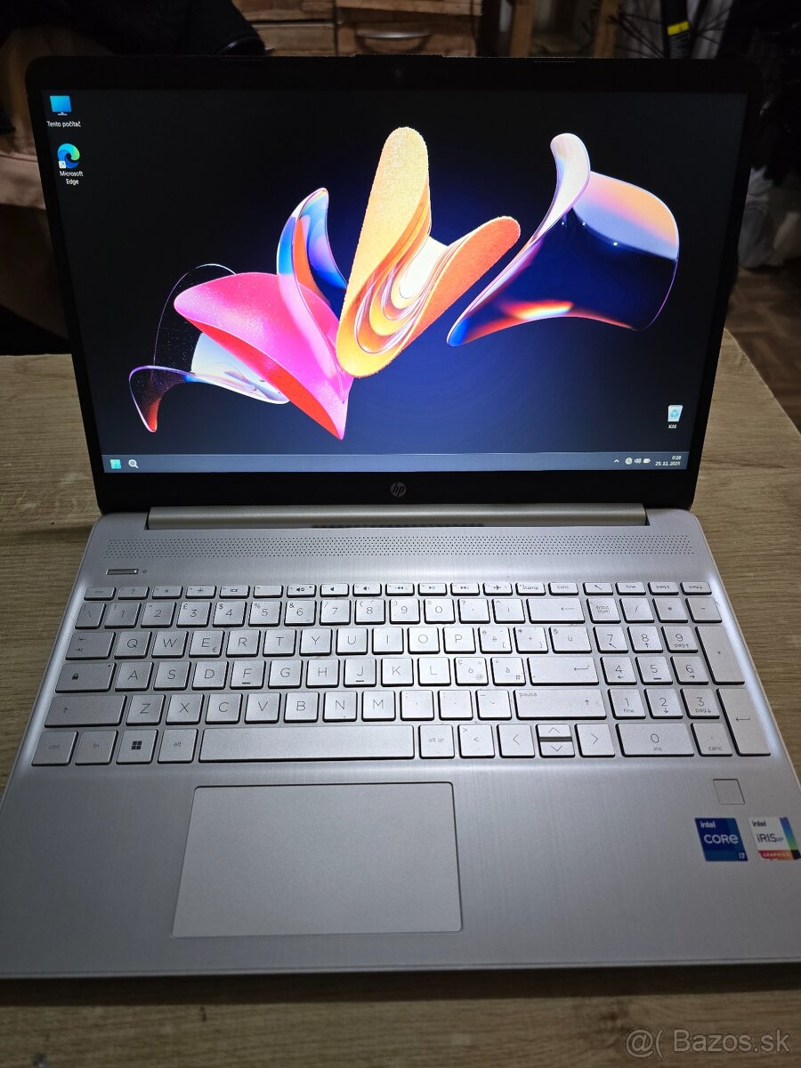 HP Pavilion 15s s i7 procesorom 12 generacie 16gb ram a 512g