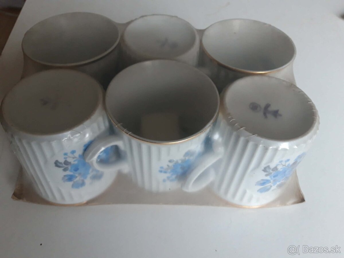 Stare retro hrnceky Dubi