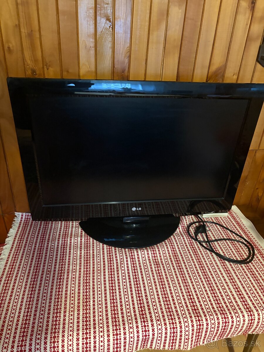 Predám LG LCD televízor – uhlopriečka 80 cm