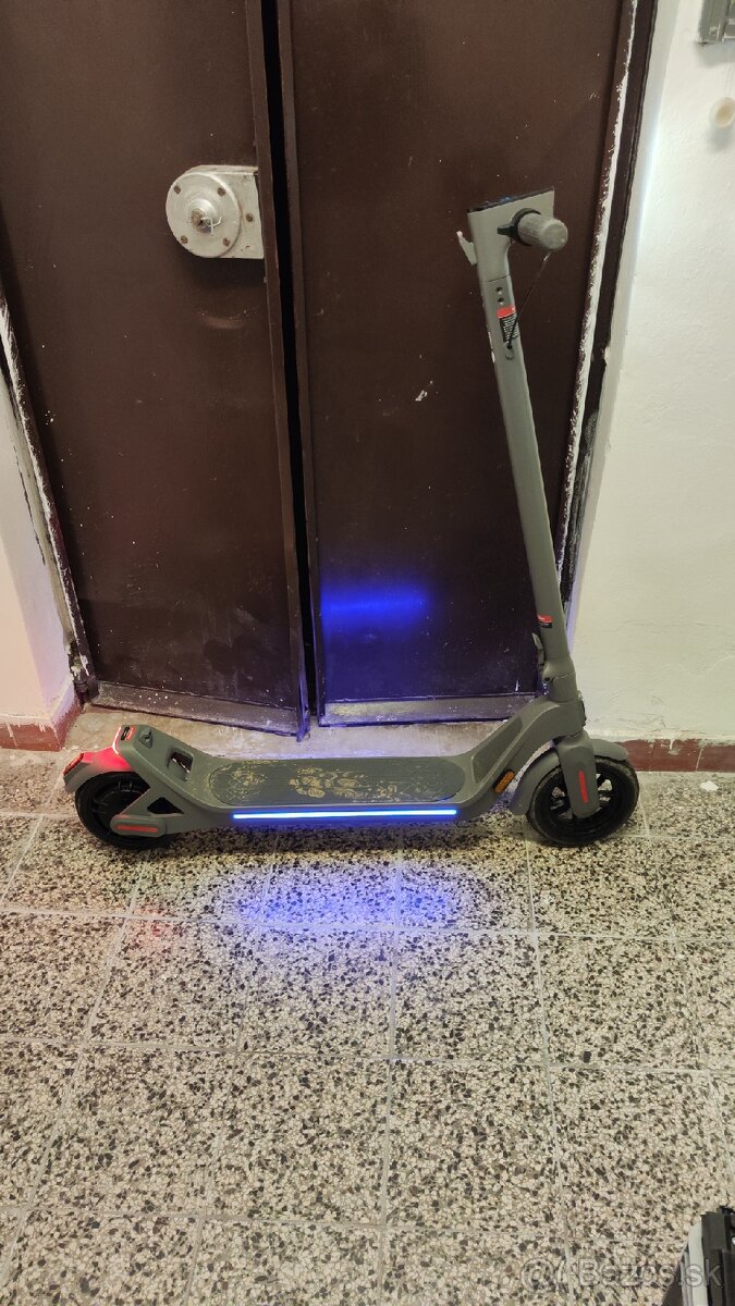 Elektrická kolobežka LEQISMART