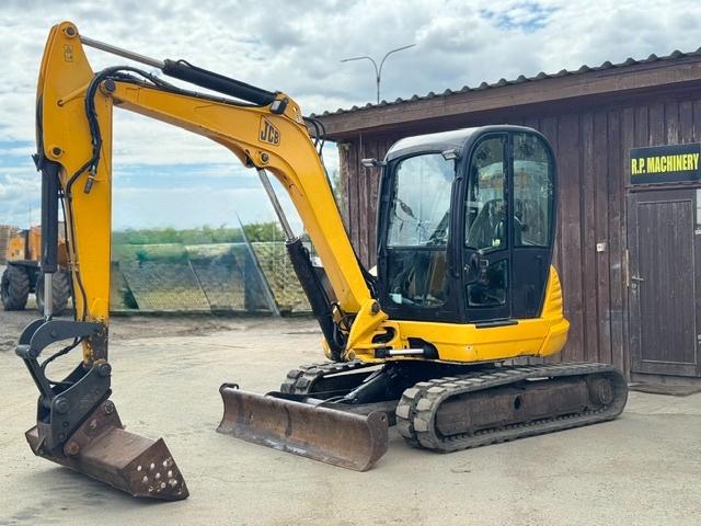 Pásový bagr JCB 8065