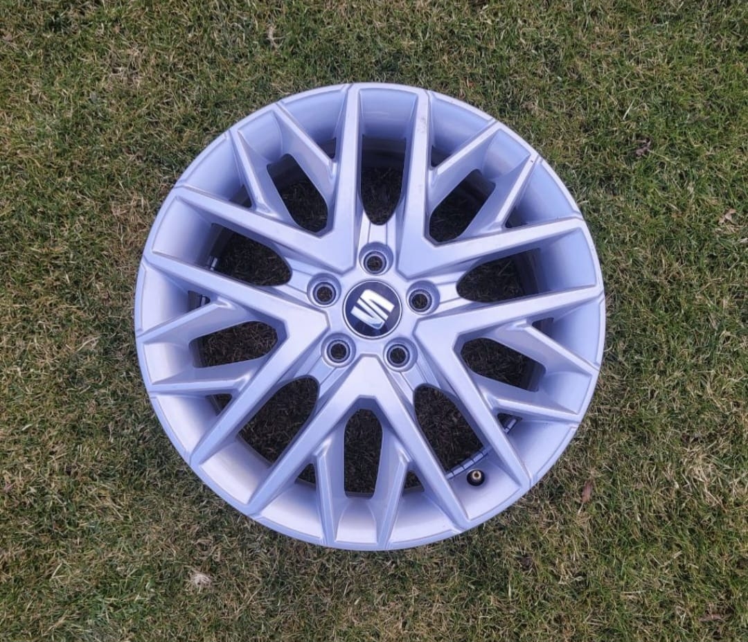 5x100R16 Seat