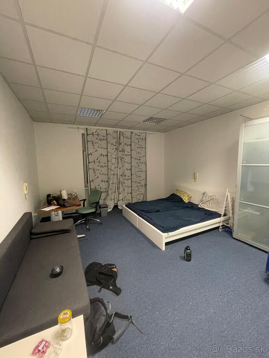 Room For Rent in The City Center