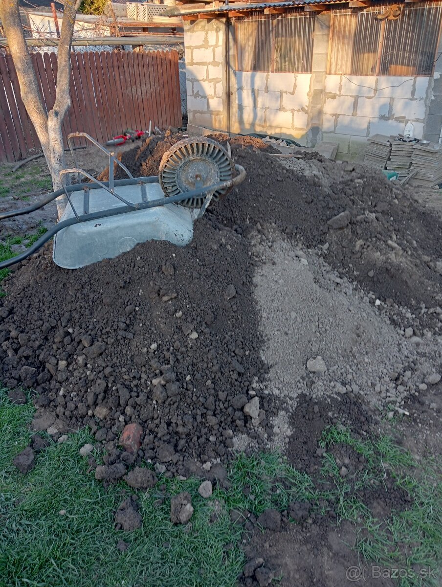 Darujem hlinu