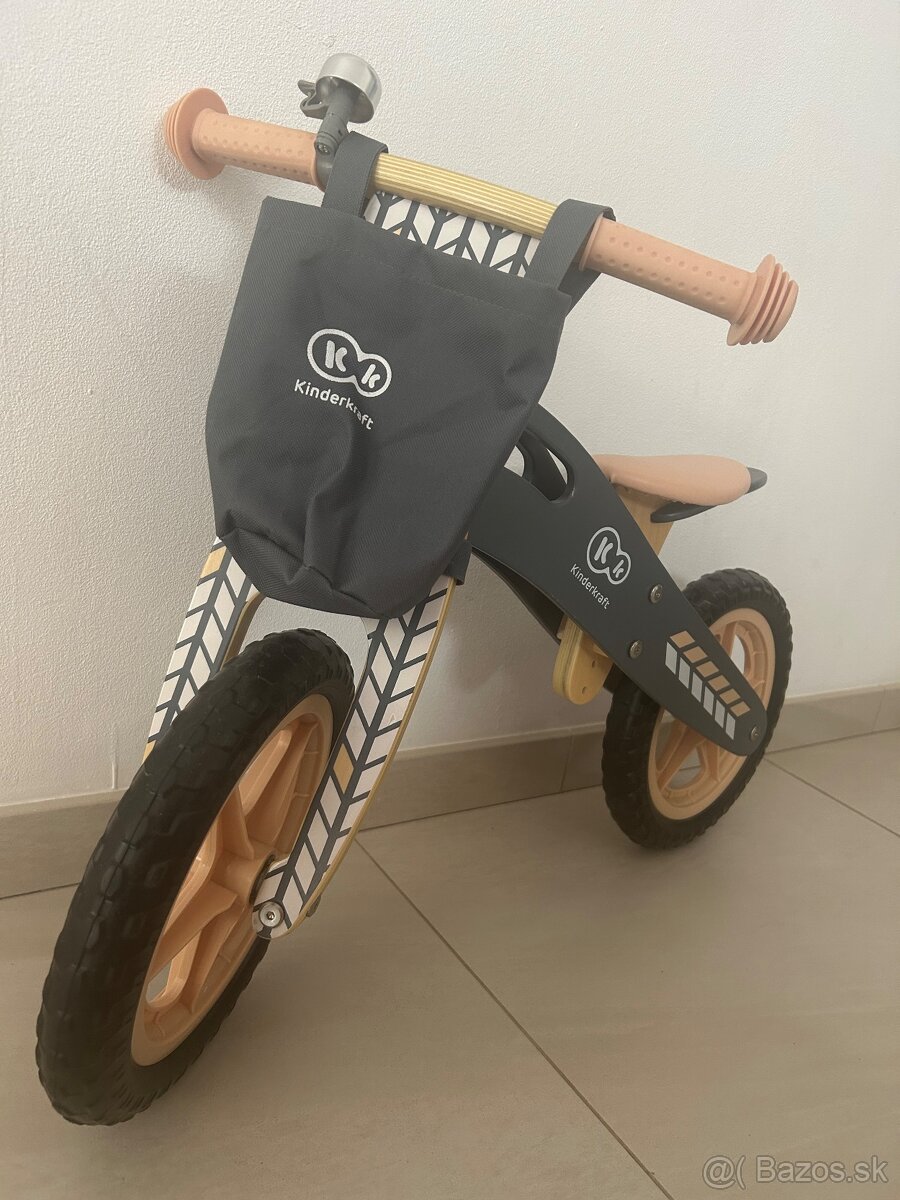 Nové drevené odrážadlo