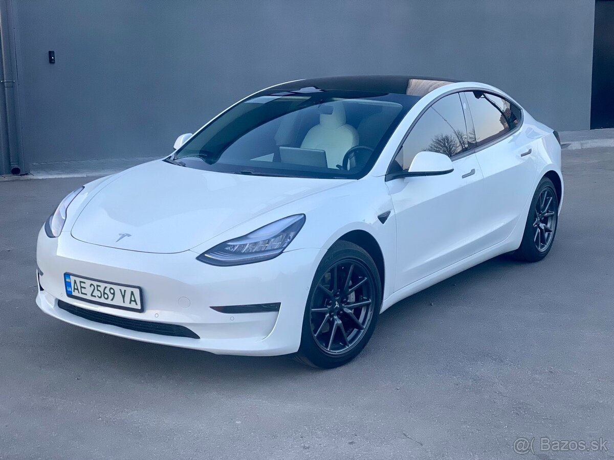 Tesla model 3