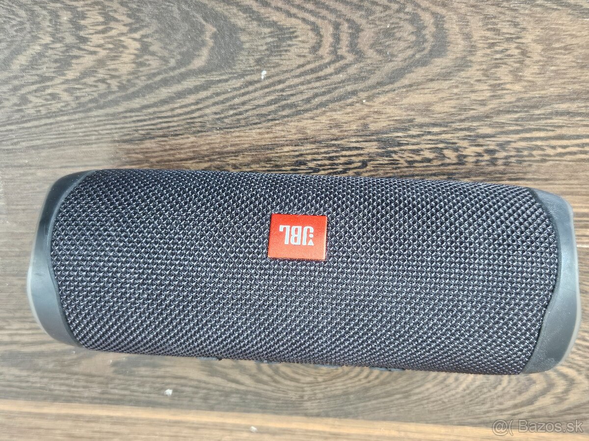 JBL reproduktor s obalom